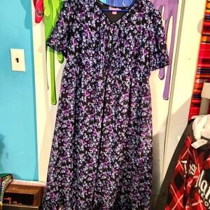 16W, Woman Within, Beautiful Floral Dress with Purple and Blue Accents